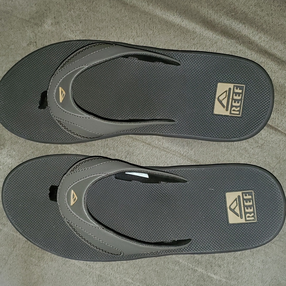 Reef Men’s Fanning flip flops size 11 NWOT